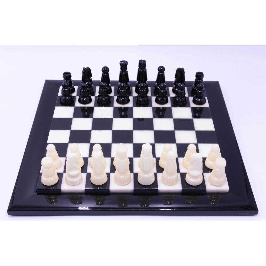 Schachspiel - Alabaster schwarz und natur mit Holzrand, Ausführung 1B, Einzelstück
